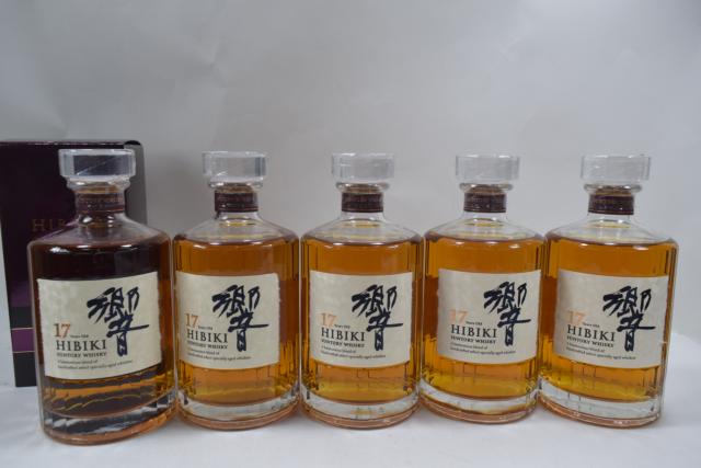 【未開栓】サントリー ウイスキー 響 HIBIKI 17年 700ml 休売品 希少 5本セット 1つ箱付 送料無料 【中古】