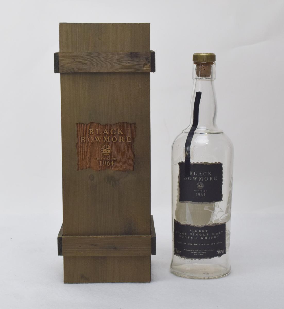 希少 ボウモア BOWMORE ブラックボウモア 1964 空き瓶 空ボトル 木箱付き 【中古】