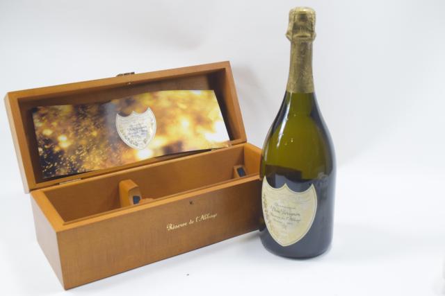 【未開栓】ドンペリニヨン DOM PERIGNON レゼルヴドゥラベイ ゴールド 1995 木箱付 750ml クール便送料無料 【中古】