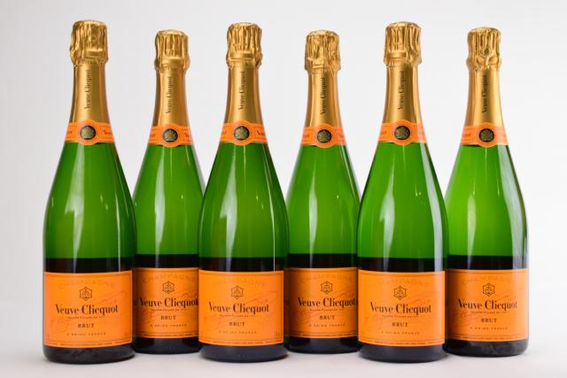 【未開栓】 ヴーヴクリコ VEUVE CLICQUOT ブリュット イエローラベル 6本セット クール便送料込み 750ml 【中古】