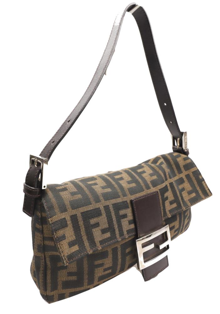 【中古】【美品】FENDI フェンディ ズッカ　マンマバケット　ショルダーバッグ　ハンドバッグ