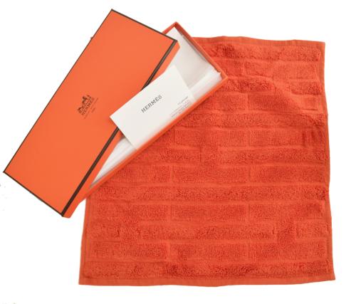 【中古】【美品】HERMES エルメス 未使用保管品 LABYRINTHE ラビリンス ハンドタオル ハンカチ コットン100% オレンジ 箱付 タグ付 その他