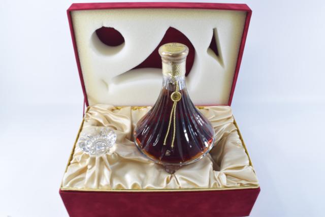 【未開栓】カミュ CAMUS トラディション バカラ クリスタル 700ml 箱 替栓付 【中古】