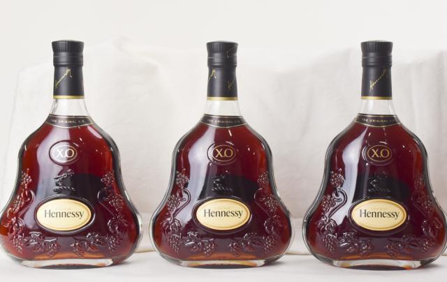 【未開栓】ヘネシー HENNESSY XO 黒キャップ 700ml 現行品 コニャック ブランデー 3本セット 送料無料 【中古】