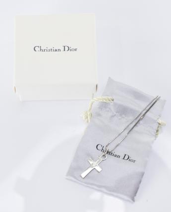 【中古】【美品】Christian Dior ディオール クロスモチーフ 箱・保存袋付き シルバー ネックレス
