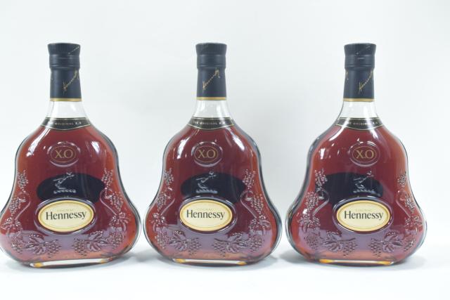 【未開栓】ヘネシー HENNESSY XO 黒キャップ 700ml 現行品 コニャック 3本セット 送料無料 【中古】