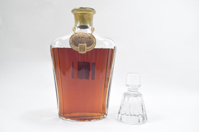 【未開栓】カミュ CAMUS バカラ2000 BACCARAT 難あり 700ml 替栓付 【中古】