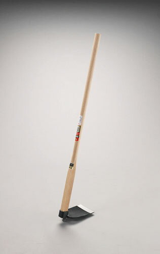型番EA650BJ-7 商品説明●メーカー…浅香工業●型番…70016●全長…1050mm●先端サイズ…85×240mm●重量…2.0kg●材質…頭：スチール　柄：天然木（樫）●根起こしや竹の子掘り作業に。●頭部には焼入れ焼戻しの熱処理を施し、刃先はロール鍛造仕上げです。 ★注意事項★商品画像に複数商品が載っており、番号やアルファベットが記載されている商品がございます。その場合は、「商品番号の末尾」に記載されている番号やアルファベットの商品のみが納品されます。ご注意ください。※上記に関する返金・返品対応は受け付けません。