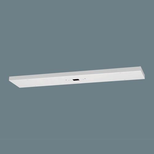 型番EA983AX-202 商品説明●メーカー…パナソニック（Panasonic）\n●型番…FK21727C\n●サイズ…750×150×25mm\n●重量…1.6kg\n●材質…本体：亜鉛鋼板\nカバー：鋼板（ホワイト）\n●適合品番…EA983AX-6、-7\n●メーカー適合品番…FA20312C、FA20316C\nFA20322C、FA20326C\nFA20318C、FA20328C\n●天井直付型\nB級・BH形（20A形）\nB級・BL形（20B形）\nC級（10形）\n●本体を既設ボルトで取り付け後、カバーを固定しコンパクトスクエアを取り付けます。\n●LED誘導灯をリニューアルする際に古い器具跡を隠すことができます。\n●注）吊具との組み合わせ使用はできません。\n