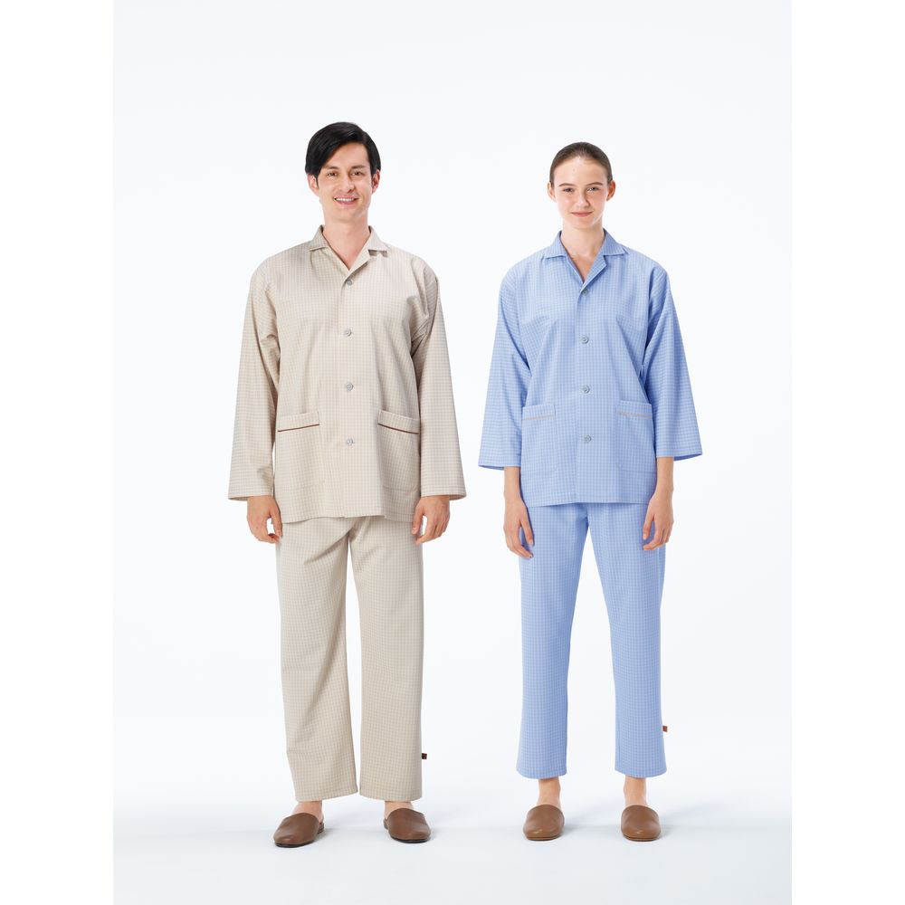 型番0088171201 商品説明●前ボタンで留めるパジャマ式の患者衣です。しわになりにくく、ニットならではのしなやかさと柔らかさが快適な着心地をご提供します。