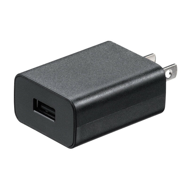 型番ACA-IP87BK 商品説明【特長】 家庭用コンセントからUSB電源出力に変換できる最大2Aの出力に対応したAC充電器。 家庭用コンセントから2AのUSB電源出力に変換できるAC充電器です。 過電流保護や短絡保護などを搭載し、安全に使用することができます。 絶縁キャップ付きACプラグを採用し、トラッキング火災を予防します。 電気用品安全法（PSE）技術基準適合品です。 【仕様】 カラー：ブラック 定格入力：AC100〜240V 50/60Hz 定格出力：DC5V/2A※iPadなどApple機器に対しては充電器の仕様上1Aの給電になります。 ポート数：USB Aポート×1 USB出力端子形状：USB A サイズ：W38×D22×H48mm 重量：約40g プラグ形状：2P