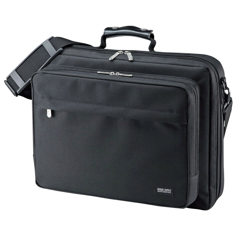 型番BAG-U54BK2 商品説明【特長】 コストパフォーマンスに優れた15.6型ワイド対応のパソコンバッグ 15.6インチワイドノートパソコンが収納できます。出し入れしやすいフルオープンタイプです。 しっかりした張りのあるポリエステル生地を採用しています。 フロントポケットにはモバイルプリンタも収納できます。 小物ポケット、ペンホルダー、名刺入れなどの様々なポケットを装備しています。 キャリーのハンドルに通せるキャリーサポーター付きで、出張にも便利です。 仕切り板付きです。 ショルダーベルト付きです。 【仕様】 カラー：ブラック サイズ：パソコン収納部/W420×D60×H310mm外寸/W430×D110×H325mm前ポケット内寸/W360×D50×H260mm 重量：720g 材質：表装/ポリエステル（撥水加工）