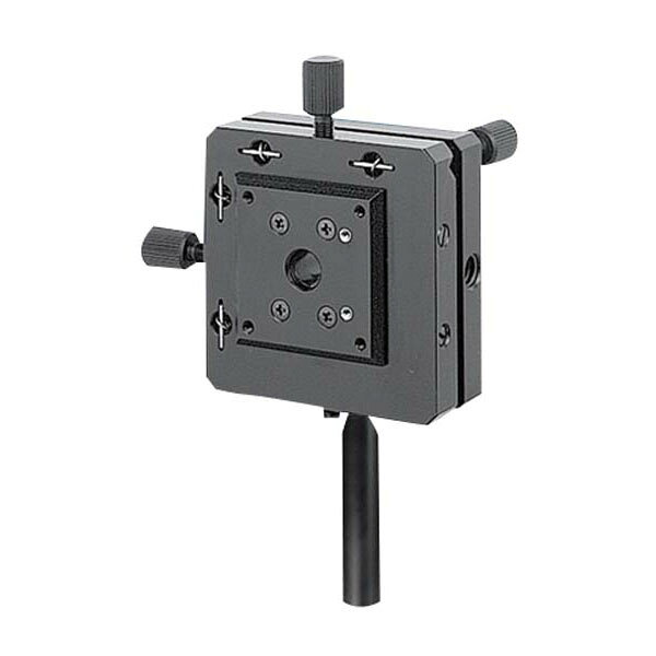 型番C-53-(3) 特徴【特長】 光軸の垂直面内でピンホール、レンズ、ファイバなどを微動させるものです。光軸の垂直面内でXY2方向の微動に加え2方向のアオリ調整できます。 【仕様】 仕様：開口φ7mm、□24mm4-M2 移動量（mm）：±1 移動精度（mm）：真直度0.04 取付シャフト（mm）：12、長さ60（テーパ付） 備考受注生産のため受注後キャンセル不可