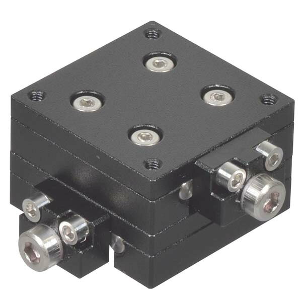 型番LD-2551FX 特徴【特長】 クランプレスの、位置調整後に動かないステージです。 特殊機構により、バックラッシを防止しています。 位置調整は、六角レンチを使用します。※六角レンチは付属しておりません。お客様にてご用意ください。 常に位置調整が必要なワークより、むしろカメラやセンサなど、位置調整後に移動させたくないワークに最適です。 水平設置だけでなく、垂直・逆さ方向の設置も可能です。 【仕様】 ステージ面（mm）：25X25 クランプ方式：クランプレス 移動機構/送り方式：送りねじP＝0.5mm 移動量（mm）：±3 移動ガイド：すりあわせ 平行度（mm）：0.1 耐荷重（N）：4.9 備考受注生産のため受注後キャンセル不可