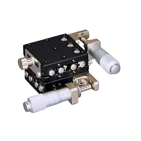 型番LD-4042-SR1 特徴【特長】 HG-VCR方式を採用した高精度、高剛性ステージです。 標準型、対称型があり左右対称が構成できます。 送り方式は送りねじ、標準マイクロ、ファインピッチマイクロがあります。 クランプ方式は板クランプ、操作側クランプがあります。 カメラ、センサ、ワークなどの精密位置決め用途に広く利用いただけます。 【仕様】 ステージ面（mm）：40X40 クランプ方式：板クランプ 操作部取付位置：サイド 移動機構/送り方式：CMH-13RM（標準マイクロメータ） 移動量（mm）：±6.5 移動量/ツマミ1回転（mm）：0.5 目量（mm）：マイクロメータ式0.01 感度（mm）：0.003 移動ガイド：HG-VCR（V溝とクロスローラ） 移動精度HV（mm）：真直度（水平・垂直）0.001 移動精度YP：ヨーイング15sec、ピッチング25sec 許容モーメント：ヨー　500N・cm、ピッチ　500N・cm、ロール　500N・cm モーメント剛性：ヨー剛性0.08sec/N・cm、ピッチ剛性0.06sec/N・cm、ロール剛性0.06sec/N・cm 平行度（mm）：0.03 運動の平行度（mm）：0.014 XY直交度（mm）：0.01 耐荷重（N）：95.2 備考受注生産のため受注後キャンセル不可