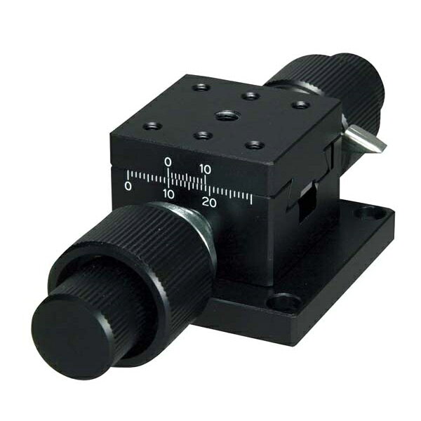 型番LS-412WS 特徴【特長】 移動ガイドにアリ溝（D-T方式）を使用した移動ユニットです。 送り方式にラックピニオンを使用しており、大きな移動量が得られます。 カメラ、センサなどの位置決め用途に広く利用いただけます。 任意の位置で保持力の高いレバー式クランプによる固定が可能です。 【仕様】 移動方向：X軸1方向 ステージ面（mm）：40X40 クランプ方式：レバー式 操作部取付位置：粗微動両ハンドル 移動機構/送り方式：ラックピニオン式 移動量（mm）：±10 移動量/ツマミ1回転（mm）：粗動約25.5、微動約3.3 目量（mm）：0.1 感度（mm）：0.1 移動ガイド：アリ 移動精度（mm）：真直度0.03 モーメント剛性：ピッチ剛性0.7sec/N・cm、ロール剛性0.3sec/N・cm 平行度（mm）：0.06 運動の平行度（mm）：0.03 耐荷重（N）：39.2 備考受注生産のため受注後キャンセル不可