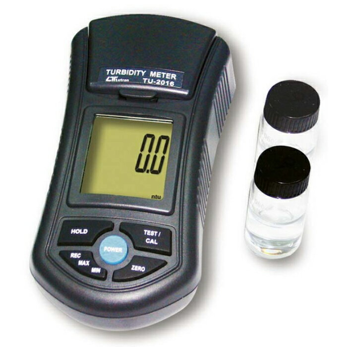 型番TU-2016 商品説明【特長】 濁度測定ISO7027に準拠 ワンタッチで自動校正 簡単・迅速・高精度測定 【仕様】 測定方式：90°散乱光測定方式 光源：LED（波長850nm） 検出部：シリコンフォトダイオード 測定範囲：0.00〜49.99/50〜1000NTU 分解能：0.01NTU/1NTU 測定精度：±5%rdgまたは±0.5NTUの大きい方（0.00〜49.99NTU）、±5%rdgまたは±5NTUの大きい方（50〜1000NTU） 測定時間：10秒以下 サンプリングタイム（秒/回）：1 検水量（mL）：10 校正：0NTU、100NTU ディスプレイ（mm）：41×34 機能：データホールド、オートパワーオフ 本体使用環境：0℃〜+50℃　80%RH以下(結露なきこと) 電源：単4電池×6 サイズ：76X62X155mm 付属品：ハードケース、取扱説明書、テストボトル×2、クリーニング用布、標準液(0 NTU / 100 NTU）各1、ボトル洗浄液