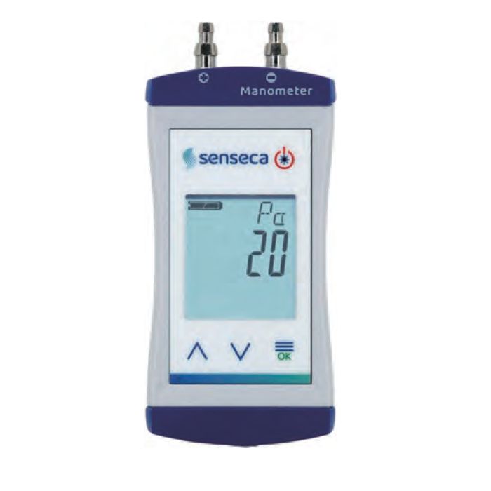 型番 ECO210-5-UT 商品説明 【特長】 高分解能かつ高精度な測定仕様と優れた応答性 バックライト付3段表示ディスプレイ、ボタン操作で上下反転表示 交換可能なユニバーサル接続圧力ポート HOLD/Min/Max/平均値表示、オートパワーオフ機能 機能的なケースデザイン、防水ハウジング、長電池寿命 【注意事項】 商品画像はイメージです。実際の商品とは異なる場合がございます。 掲載商品の仕様は予告なく変更する場合や取扱いを中止する場合もございますのでご了承ください。 国内仕様に限ります。 【仕様】 測定要素：差圧 圧力接続：チューブ接続用ポート×2（ユニバーサルポートG1/8に交換可能） 測定範囲：-200.0〜＋200.0hPaまたは-2000〜＋2000hPaより選択（FINE：-2000〜＋2000Pa） 分解能：1Pa（FINE） 表示単位：Pa（FINE）、hPa、mbar、bar 測定周期：低速：2.5回/秒、高速：25回/秒 代表精度：±0.1％FS（25℃にて） 最大負荷：±3100hPa ディスプレイ：3段表示LCD、電池残量表示・バックライト機能付き/ボタンプッシュによる上下反転表示 標準機能：最大/最小値、ホールド、オートパワーオフ 補正：ゼロ点、スロープ 電源供給：単三アルカリ電池×2（標準付属） 消費電流：約1mA（低速測定周期にて） 保護等級：IP67（圧力ポートを除く） ハウジング：耐衝撃性ABS、ポリエステル（前面パネル） セット内容：差圧計、G1/8インチポート×2接続、6×1mm（内径4mm）または外径8×1mm（内径6mm）チューブ用コネクタ、本体のみ サイズ：54X28X108mm 重量：約150g(電池を含む）