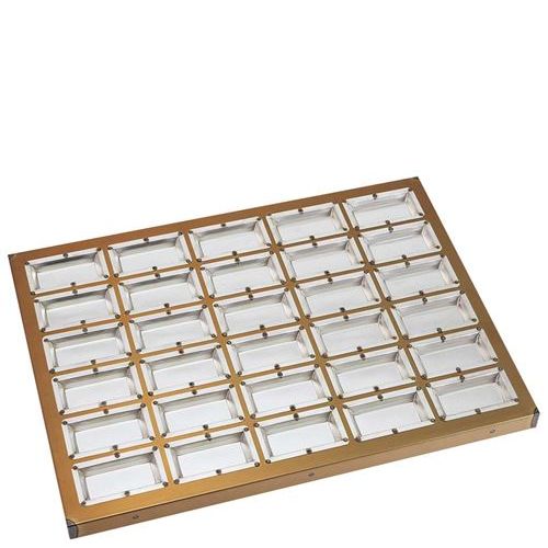 商品情報商品名：シリコン加工 センチュリー型 天板(30ヶ取)メーカー型番：5425100JANコード：4548170206755入り数：1サイズ(外形寸法mm)：550×405×H30サイズ(内形寸法mm)：型単品：85×42×H12重量：-材質：金属表面加工：シリコン加工商品について●ケーキを焼くと言う事は、オーブンの熱を、型を通して生地に伝え水分を蒸発乾燥させることです。金属天板にはきれいに焼くために必要な比熱と熱伝導があります。配送料について【ご注意】画面上の色はブラウザやご使用のパソコンの設定により実物と異なる場合があります。