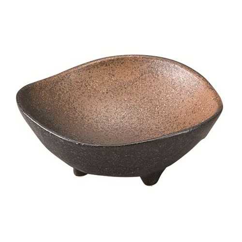 ■商品説明■商品名：02-18 黒備前 三ツ山4寸中鉢メーカー：桐井陶器メーカー品番：02-18お届け数：1サイズ：φ13.5×H5.5cm容量：-素材：磁器原産国：日本製【配送料について】【ご注意】画面上の色はブラウザやご使用のパソコンの設定により実物と異なる場合があります。