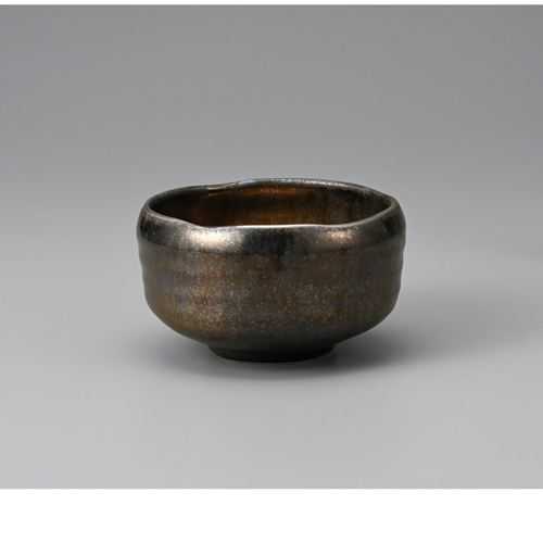 ■商品説明■商品名：ゴールド抹茶碗メーカー品番：376-139お届け数：1サイズ(cm)：口径13×7.4容量(cc)：630素材：磁器【配送料について】【ご注意】画面上の色はブラウザやご使用のパソコンの設定により実物と異なる場合があります。