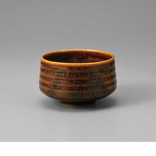 ■商品説明■商品名：切立飴結晶抹茶碗メーカー品番：377-299お届け数：1サイズ(cm)：口径11.3×7.7素材：陶器【配送料について】【ご注意】画面上の色はブラウザやご使用のパソコンの設定により実物と異なる場合があります。
