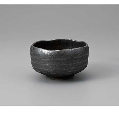 ■商品説明■商品名：金結晶抹茶碗メーカー品番：378-149お届け数：1サイズ(cm)：口径12×7.3素材：陶器【配送料について】【ご注意】画面上の色はブラウザやご使用のパソコンの設定により実物と異なる場合があります。