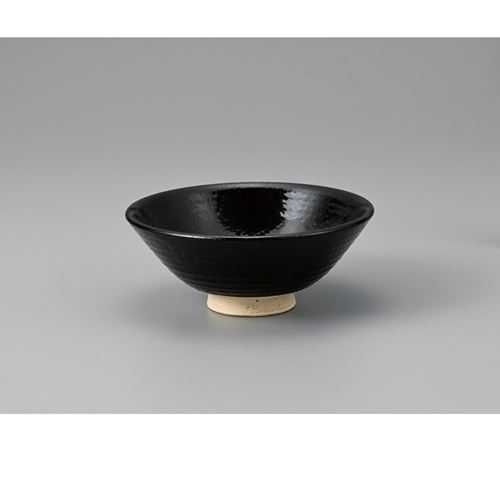 ■商品説明■商品名：黒釉ひら抹茶碗メーカー品番：378-269お届け数：1サイズ(cm)：口径15×6.3素材：陶器【配送料について】【ご注意】画面上の色はブラウザやご使用のパソコンの設定により実物と異なる場合があります。