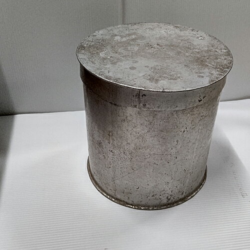 【中古】ブリキ 蓋つき丸缶 幅270×奥行270×高さ260 【送料無料】【業務用】【飲食店 店舗 店舗備品 店舗什器 収納家具】