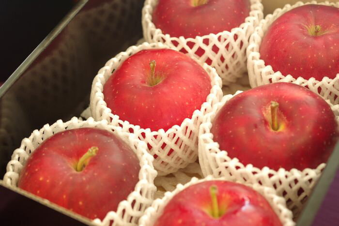 紅ロマンりんご販売 岩手県オリジナルの浪漫りんごを通販で取寄。小箱 約5玉〜約6玉