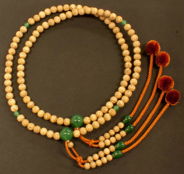 数珠（念珠）　真言宗用　星月菩提樹［海南島産］・翡翠（ヒスイ）仕立　菊房　尺2寸 ●お仏壇・仏具の..