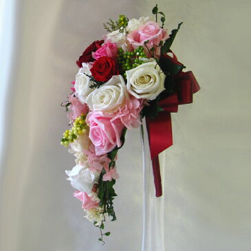 【只今プレゼント付き】 【ブライドピンク】アクセントレッド約18cm×30cm【楽ギフ_メッセ入力】【HLS_DU】【プリザーブドフラワー】ティアドロップ キャスケードブーケ ブライダルブーケ オーバル ティアドロップ