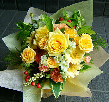 ミックス 誕生日　母の日 送料無料 おまかせ 黄色オレンジ系 花束 誕生日　母の日ギフト お祝い 花ギフト 結婚記念日　（誕生日 などにも） お祝い 2