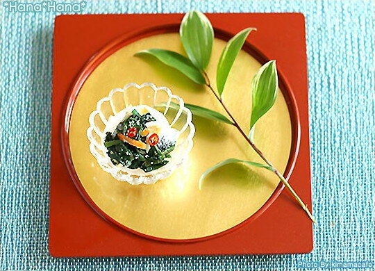 ＼在庫限り／【クーポン配布中】円月皿 金箔渕朱 22.5cm 漆器 // 和食器 食器 しっき 皿 お皿 中皿 前菜皿 盛皿 刺身皿 寿司皿 正月 おもてなし お祝い ひな祭り 節句 高級感 おしゃれ 買いまわり