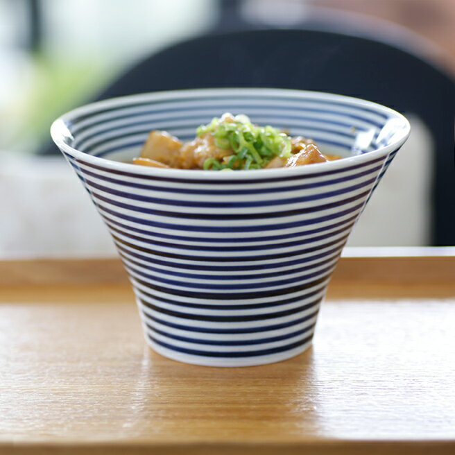 【クーポン配布中】手描き藍駒筋 入れ子丼 16cm 波佐見焼 // 和食器 鉢 深鉢 入れ子碗 丼 どんぶり ボウル サラダボウル 和モダン おしゃれ いれこ碗 磁器 大きめ 大きい シンプル 電子レンジ 食洗機 食器洗浄機 対応 OK ブルー かわいい 多用丼 どんぶり鉢 丼物 ラーメン