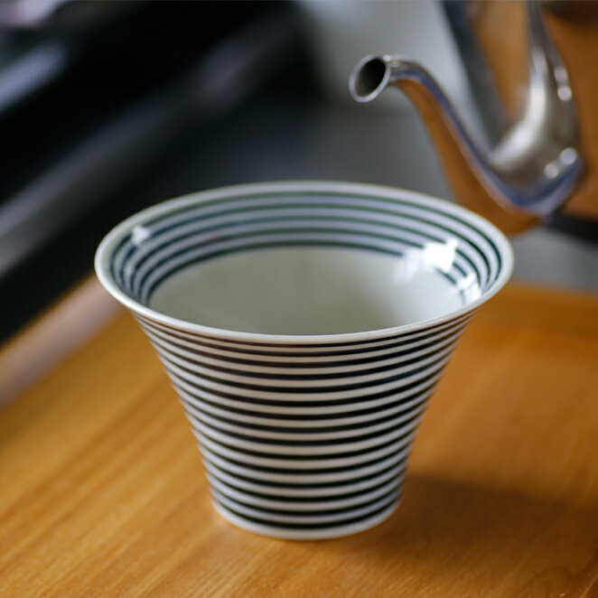 【クーポン配布中】手描き藍駒筋 入れ子碗 13cm 波佐見焼 // 和食器 食器 碗 飯碗 入れ子碗 小鉢 副菜鉢 ボウル スープ碗 デザートカップ カップ 和モダン おしゃれ 買いまわり 食器洗浄機対応 食洗機対応 電子レンジ対応 シリアルボウル ヨーグルトボウル かわいい ボーダー