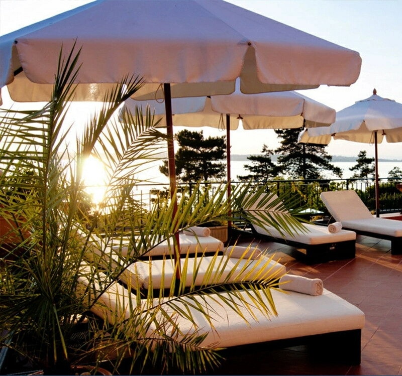 アウトドアヴィラテラスプールデッキチェア庭園ガーデン日光浴ベッド露天風呂ホテルペンションリゾート..