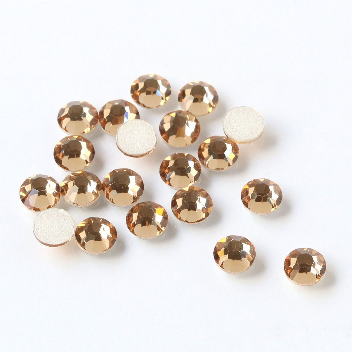 NBK日本紐釦貿易/プレシオサ ラインストーン 熱接着 SS16 24個入 ライトコロラドトパーズ/M2038SS16-10330【10】 手芸用品 アクセサリー デコレーションパーツ 手作り 材料