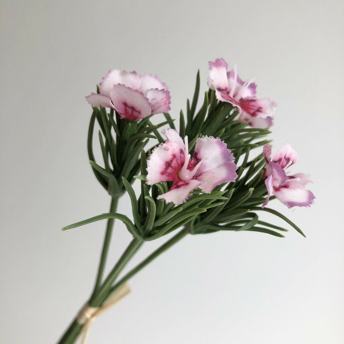 【造花】アスカ/ナデシコバンチ(1束5本) #017W ホワイトライラック/A-34666-17W【01】 造花（アーティフィシャルフラワー） 造花 花材「な行」 ナデシコ