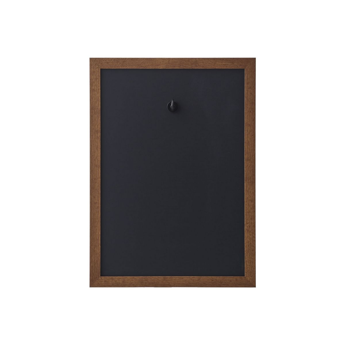 【サイズ】外寸：約24Lx約32.7Wx約1.2Hcm【ブランド】クレイ［その他サイズ］［重量］［入数］［材質］MDF / 紙貼り・鉄(黒板)［規格］［特徴］壁かけ用金具取付済A4サイズ対応耐荷重150g（マグネット式フック・メッセージボードに取り付けた場合）マグネット式フック、白チョーク、布(チョーク消し用) 同梱木目調の紙を使用しております。黒板にチョークでメッセージが書けるディスプレイフレーム。最大の特徴はマグネット式のフックがついていることで、ドライフラワーやアーティフィシャルフラワーのスワッグやリースを飾れます。様々なシーンで活躍するメッセージボードは、ボックスタイプや、足つきなどバリエーションが豊富で、A5、A4やA3サイズに対応しています。プリントアウトしたペーパーも簡単に使用可能です。マグネット式フック・白チョーク・布（チョーク消し用）付き。［使用方法］［注意事項］本商品はMDFに紙貼りを施しており、水に弱いためお手入れの際は乾いた布をご使用ください。【はなどんやお取り扱い商品について】■はなどんや掲載商品には、在庫品とメーカーお取寄商品がございます。掲載納期をご参考にされて下さい。即日発送の納期が記載されている商品でも、当店在庫が欠品となった場合には、お取り寄せにてご手配を進めさせていただきます。※コンビニ支払い・銀行振込等、前払い決済でのご注文については即日発送の対象外となります。■他店舗でも販売をしているため、また、メーカーの実在庫欠品等によりご注文後にご用意ができなくなる場合がございます。その場合にはメールにてご案内をさせて頂きます。■分納は承っておりません。一番遅い納期の商品に合わせて発送となります。/【VAR：27547】date20240710/店舗ディスプレイ・店内装飾 店舗看板・プレート 黒板・ブラックボードインテリア雑貨 飾り付け おしゃれ/【クレイ】