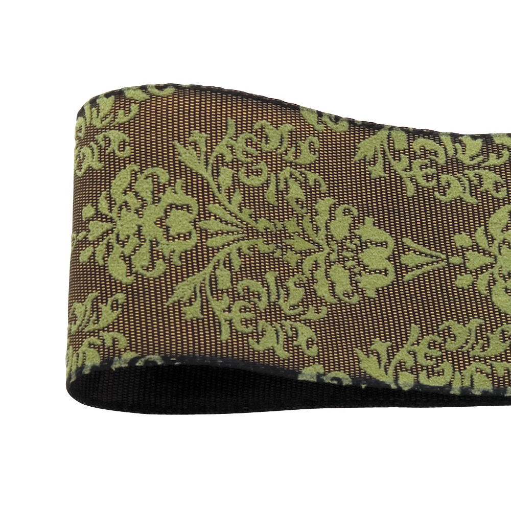 【サイズ】40mmx10m※2024年12月　従来のアセテート素材から再生ポリエステル素材に自然切り替えになります。アセテート製は折り目に凸凹があるのに対し、再生ポリエステルは折り目がフラットになります。材質：再生ポリエステル　両面リボン　ワイヤー入り　イクシーズにダマスク柄をプリントした製品です。・ロールタイプのリボンに関しましては製造工程上やむを得ず繋ぎ目が入る場合がございます。・製造ロットの違いにより、色に誤差が生じる場合がございます。【はなどんやお取り扱い商品について】■はなどんや掲載商品には、在庫品とメーカーお取寄商品がございます。掲載納期をご参考にされて下さい。即日発送の納期が記載されている商品でも、当店在庫が欠品となった場合には、お取り寄せにてご手配を進めさせていただきます。※コンビニ支払い・銀行振込等、前払い決済でのご注文については即日発送の対象外となります。■他店舗でも販売をしているため、また、メーカーの実在庫欠品等によりご注文後にご用意ができなくなる場合がございます。その場合にはメールにてご案内をさせて頂きます。■分納は承っておりません。一番遅い納期の商品に合わせて発送となります。/【VAR：1037】ブラウン//3061-28/4962616356840/2015vt-05/15seijin-008/sdgs02リボン デザインリボン ワイヤー入りデザインリボン ワイヤー入り ワイヤーリボン 柄 装飾 型崩れしない 形作りやすい ラッピング 装飾 ギフト ハンドメイド 手芸 花束 ブーケ リース スワッグ 業務用/成人式;ブライダル;【青山リボン】