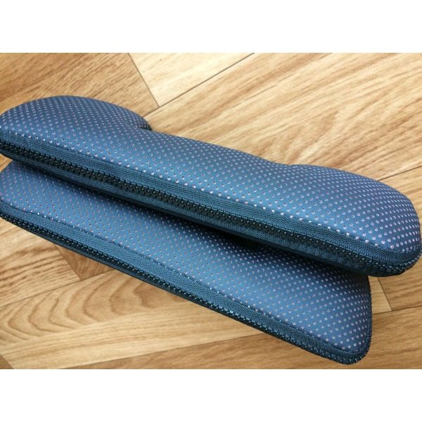 ハイエース 200系 アームレスト PVCレザー 黒 左右セット 腕置き　TOW-1