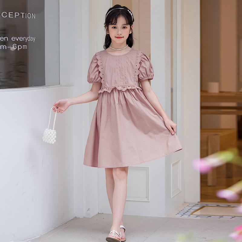 ワンピース 女の子 ガールズ 半袖 フレンチスタイル 無地 シンプル かわいい スウィート レース フリル パフスリーブ 綿100% コットン 涼しい 柔らかい 肌触り良い 夏季 お出かけ着 普段着 ダークピンク ピンク系 Aライン フレアシルエット