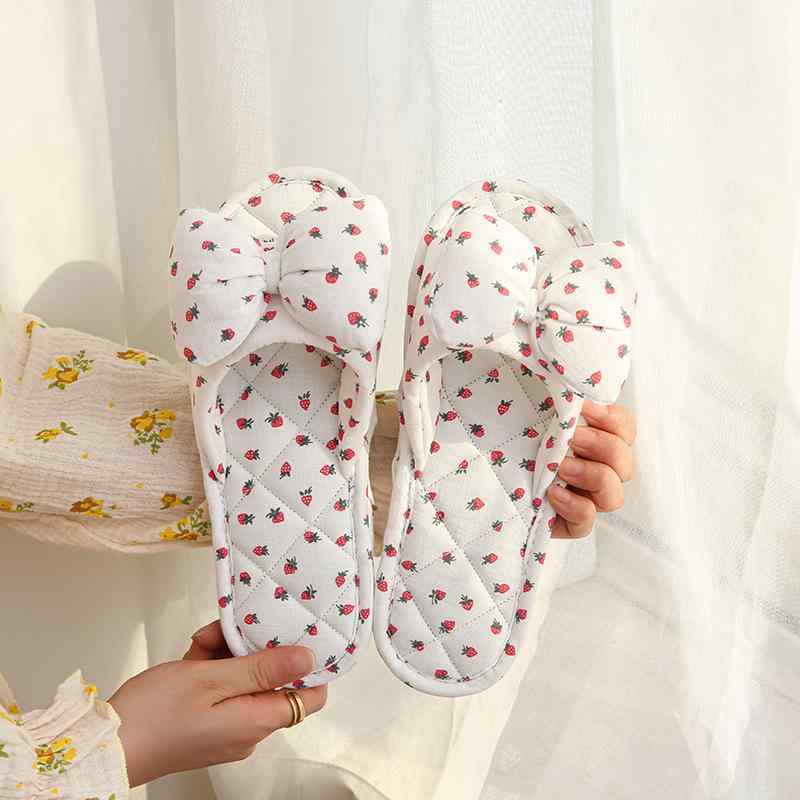 スリッパ レディース リボン 蝶結び 布製 リネン 麻 綿 室内履き ルームシューズ 静音 洗濯可能 丸洗いOK 厚底 オープントゥ 韓国風 いちご柄 ピンク ブルー ホワイト イエロー 普段使い おうち時間