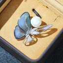 ブローチ パール レディース セレモニー コンサート 結婚式 贈り物 おしゃれ 胸飾り 高級感 蝶モチーフ 黒蝶 白蝶貝 風 昆虫 上品 エレガント