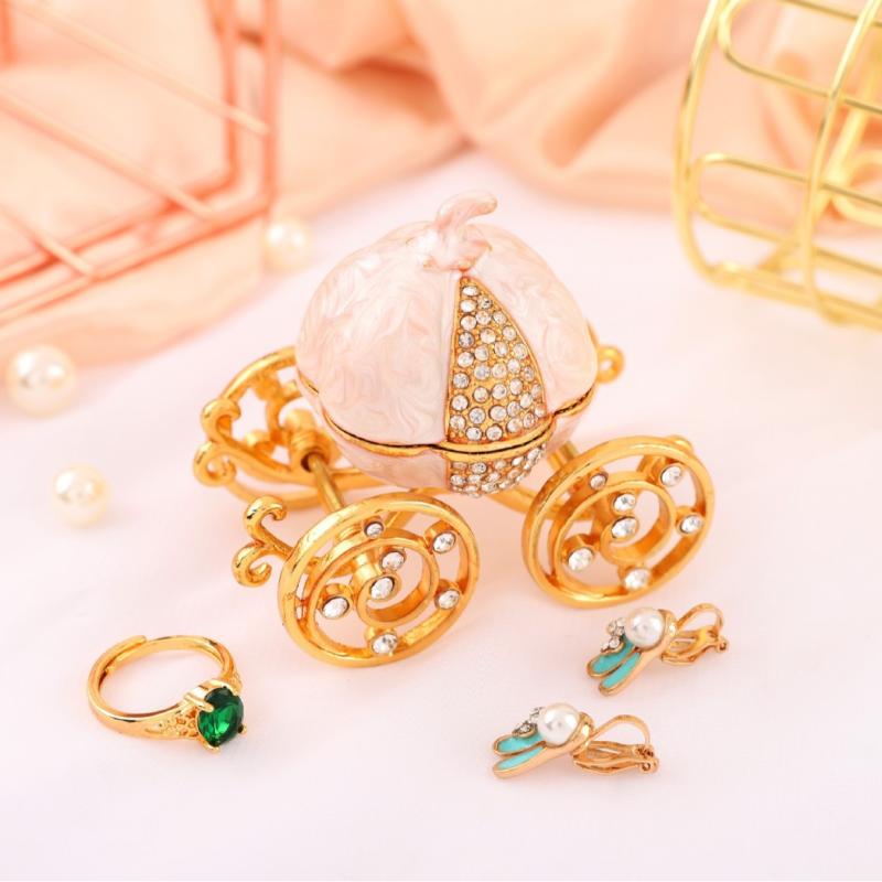 ジュエリーボックス カボチャの馬車モチーフ 精巧な金属製 オブジェ 小物入れ ベージュカラー プレゼント ギフト