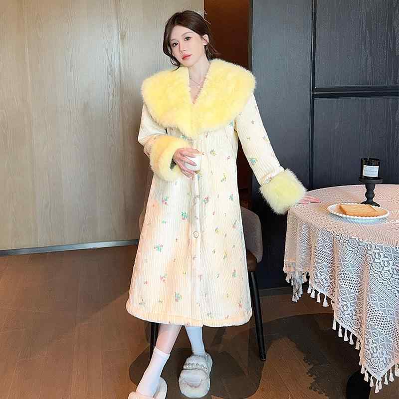 バスローブ レディース 女性用 冬 秋冬 高級感 厚手 裏起毛 サンゴフリース マイクロフリース 吸水速乾 暖かい ロング丈 パジャマ ルームウェア 部屋着 ガウン 寝巻き 花柄 ポリエステル 防寒 エレガント お風呂上がり