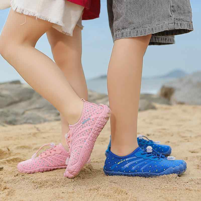 ウォーターシューズ キッズ 水陸両用 マリンシューズ 素足感覚 伸縮性 ライクラ素材 室内履き プール ..