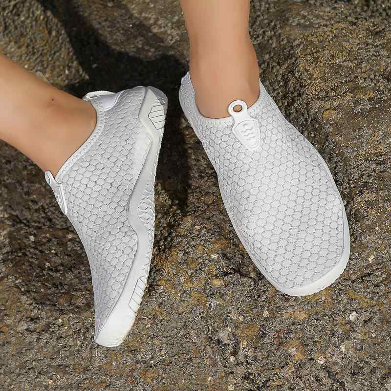 ウォーターシューズ 男女兼用 軽量 スリッポン 水陸両用 防滑 通気性 ソフトソール ラバーソール 渓流 ビーチ シュノーケリング マリンスポーツ ジム フィッ...