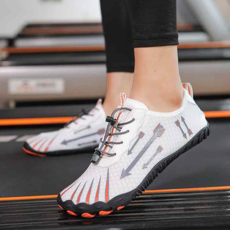 マリンシューズ ユニセックス 五本指 軽量 滑り止め 速乾 通気性 アウトドア 水陸両用 スイミング 海釣り ダイビング 沢登り ウォーターシューズ レースアッ...